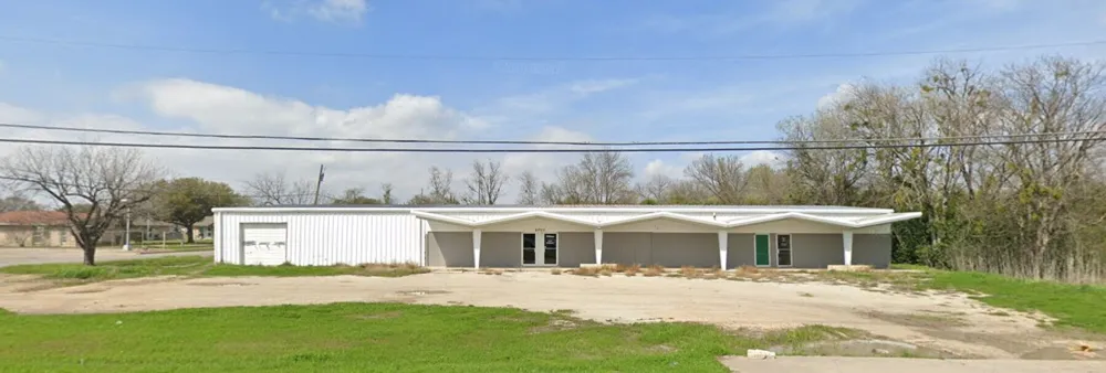 2010 W 2nd Street Taylor, TX 76574