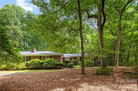 2038 Skyway Drive