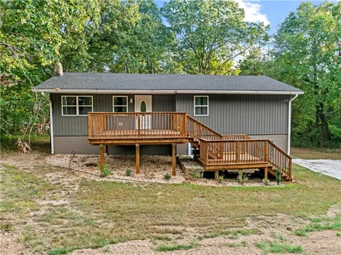 140 W Cardinal Lane