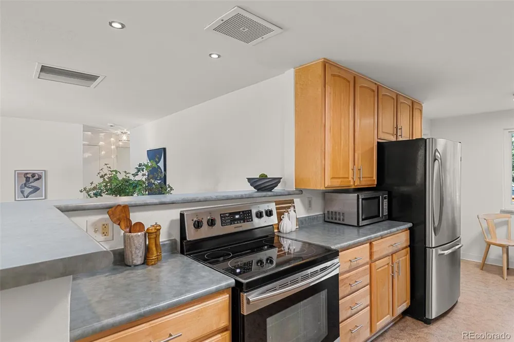 7044 Newland Street Arvada, CO 80003