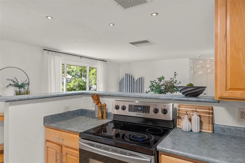 7044 Newland Street Arvada, CO 80003