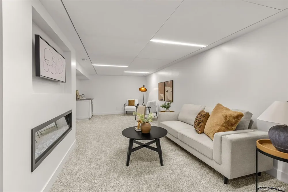 7044 Newland Street Arvada, CO 80003