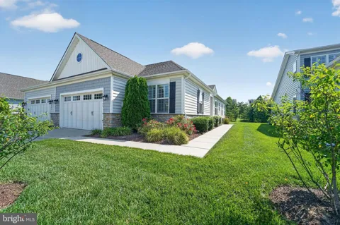 902 MOORINGS CIRCLE #10