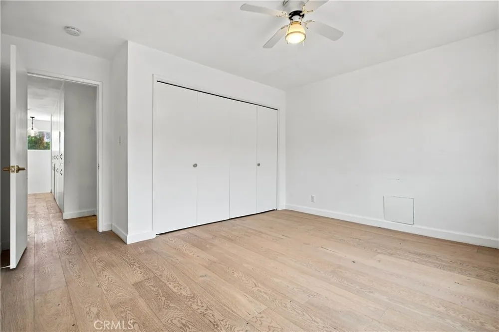 20164 Santa Rita Woodland Hills, CA 91364