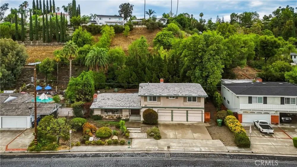 20164 Santa Rita Woodland Hills, CA 91364