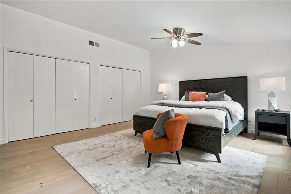 20164 Santa Rita Woodland Hills, CA 91364