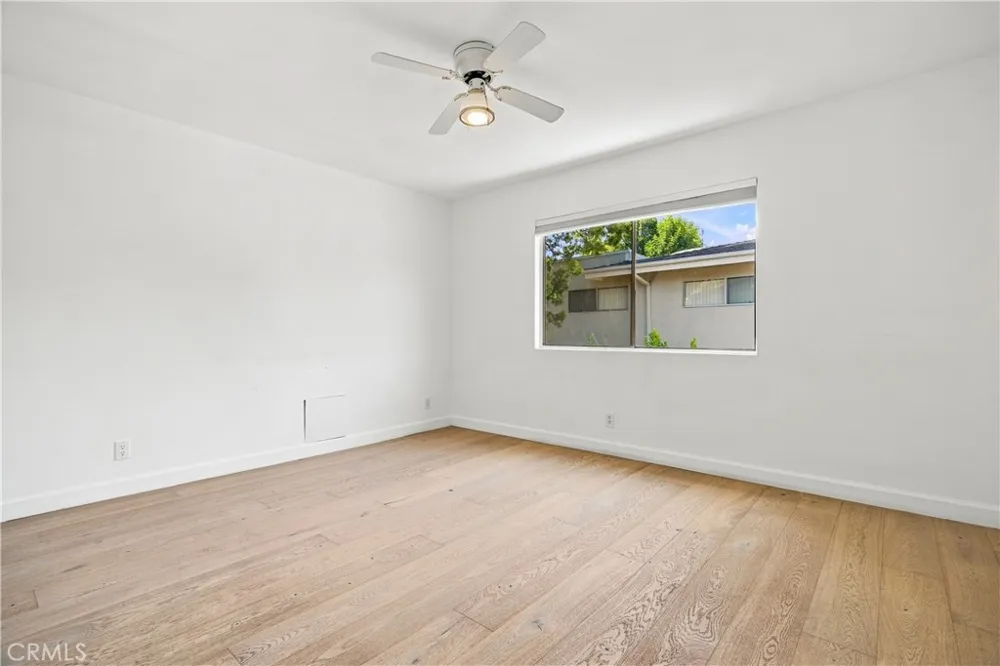 20164 Santa Rita Woodland Hills, CA 91364