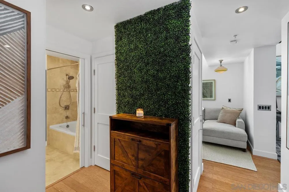 700 W E St #403 San Diego, CA 92101