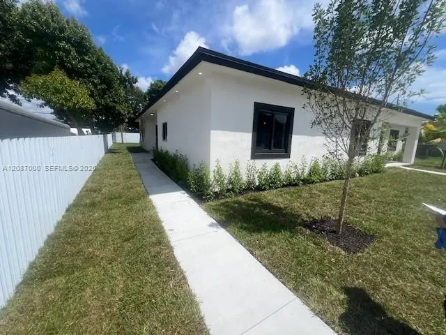 11755 SW 222nd St Miami, FL 33170