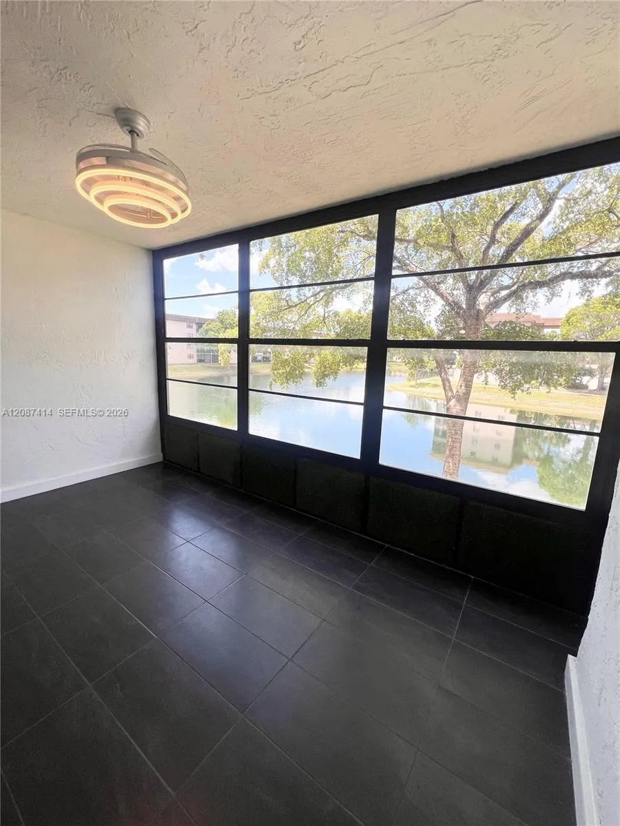 4930 E Sabal Palm Blvd #206 Tamarac, FL 33319
