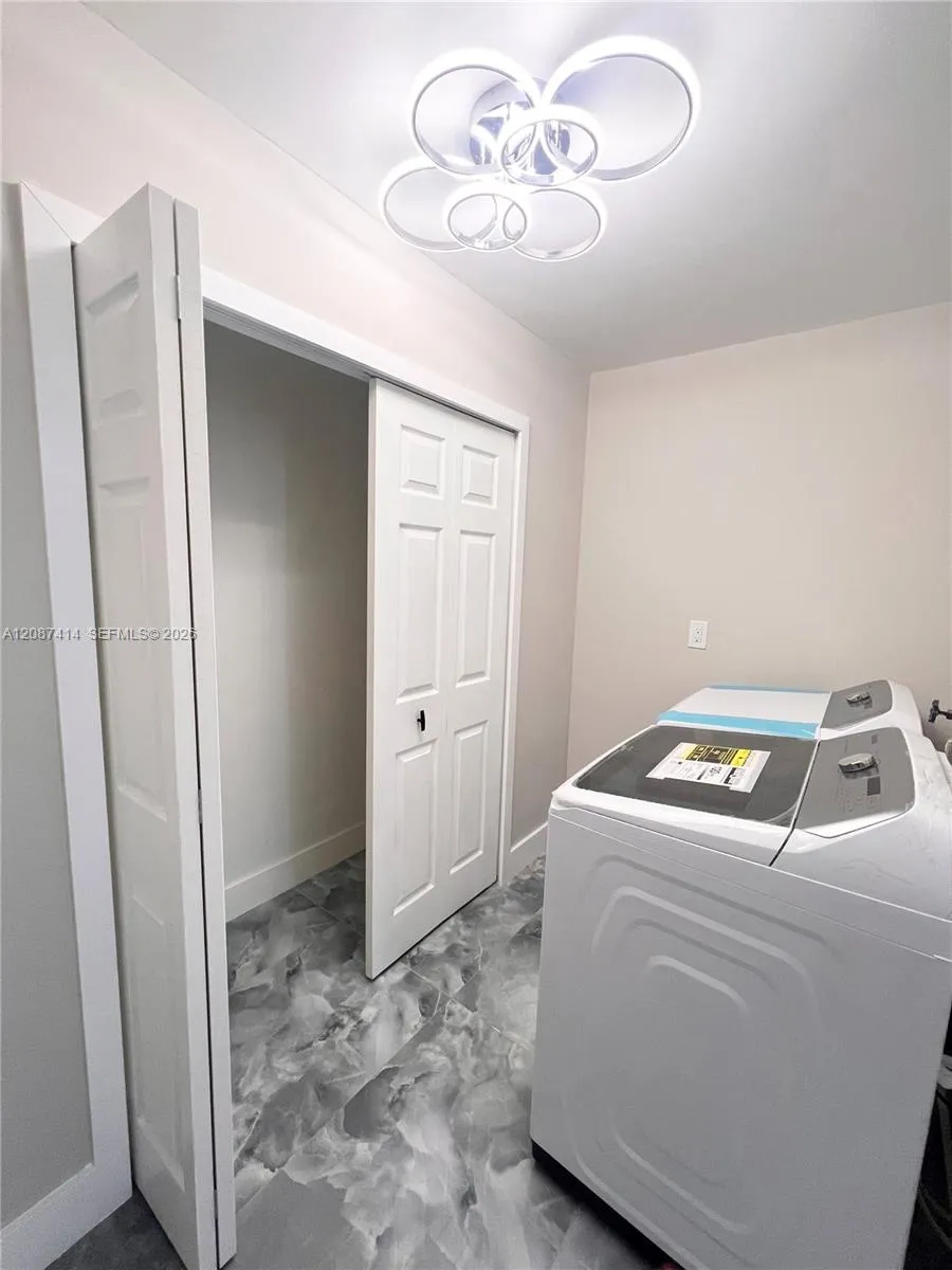 4930 E Sabal Palm Blvd #206 Tamarac, FL 33319