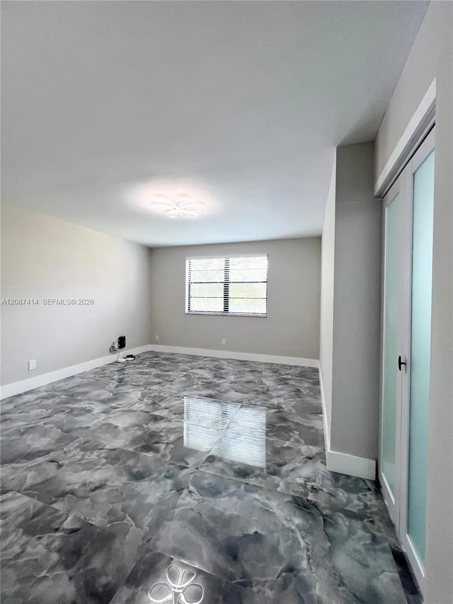 4930 E Sabal Palm Blvd #206 Tamarac, FL 33319