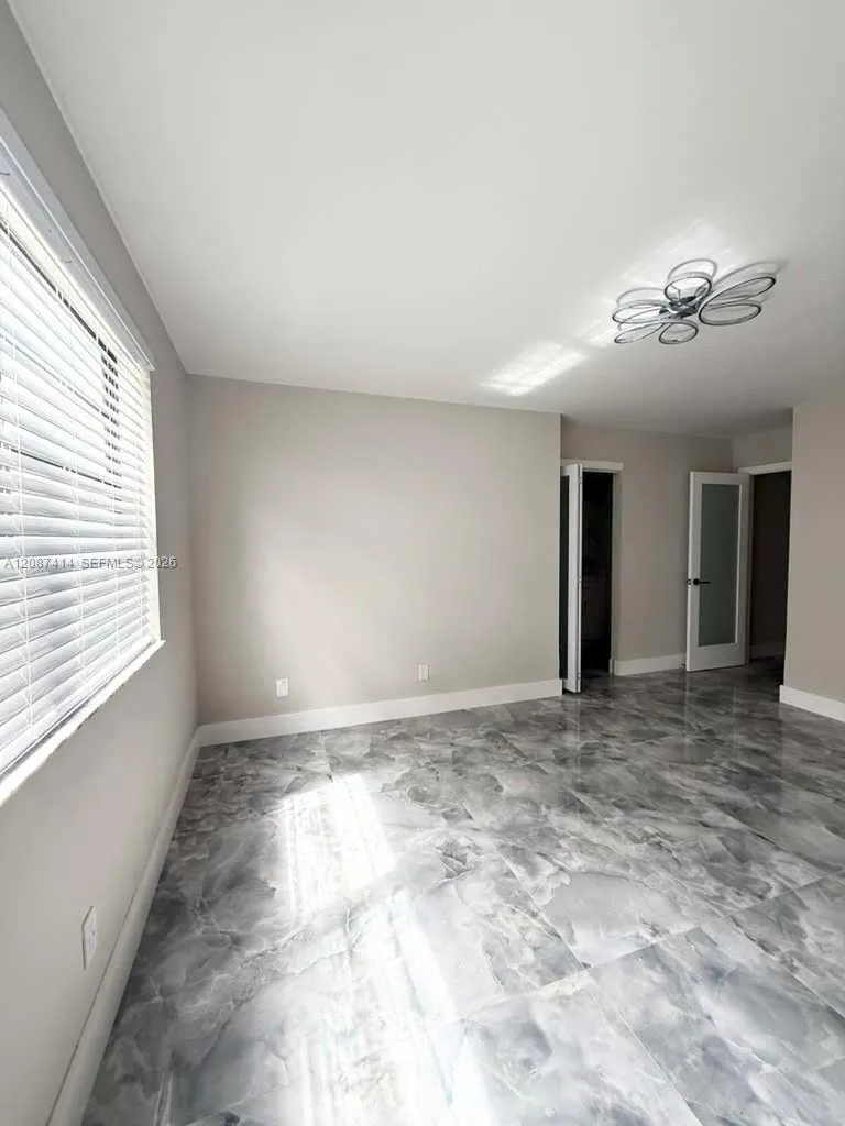 4930 E Sabal Palm Blvd #206 Tamarac, FL 33319
