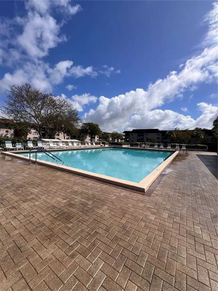 4930 E Sabal Palm Blvd #206 Tamarac, FL 33319
