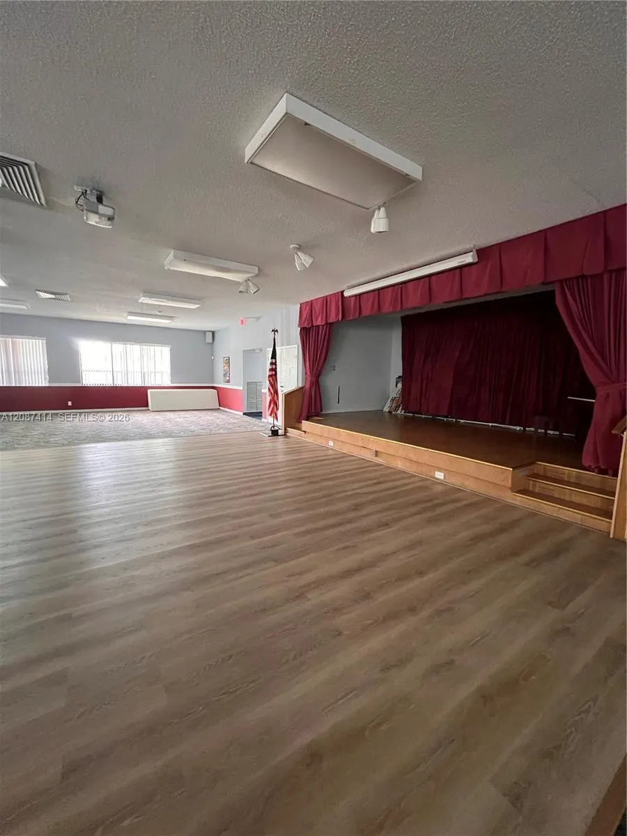 4930 E Sabal Palm Blvd #206 Tamarac, FL 33319