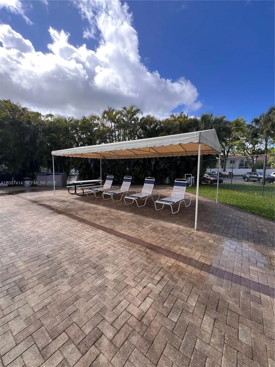 4930 E Sabal Palm Blvd #206 Tamarac, FL 33319