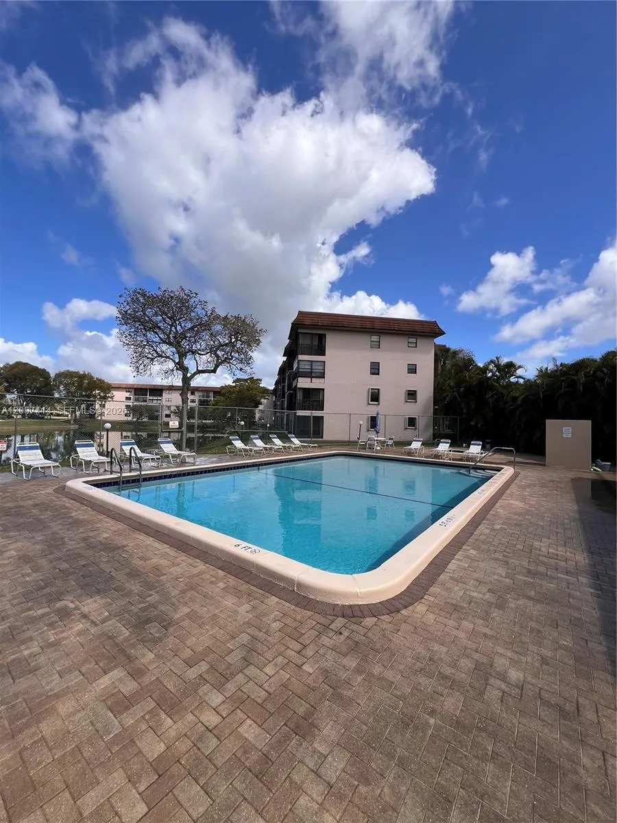 4930 E Sabal Palm Blvd #206 Tamarac, FL 33319