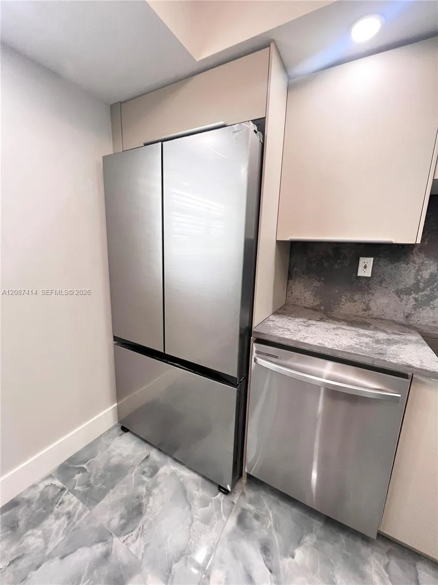 4930 E Sabal Palm Blvd #206 Tamarac, FL 33319