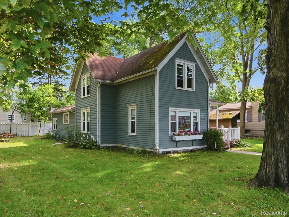 51056 Atwood Street New Baltimore City, MI 48047