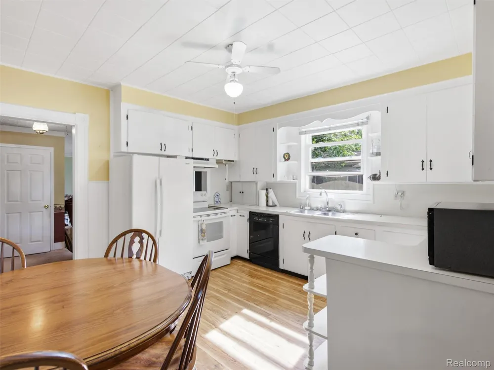 51056 Atwood Street New Baltimore City, MI 48047