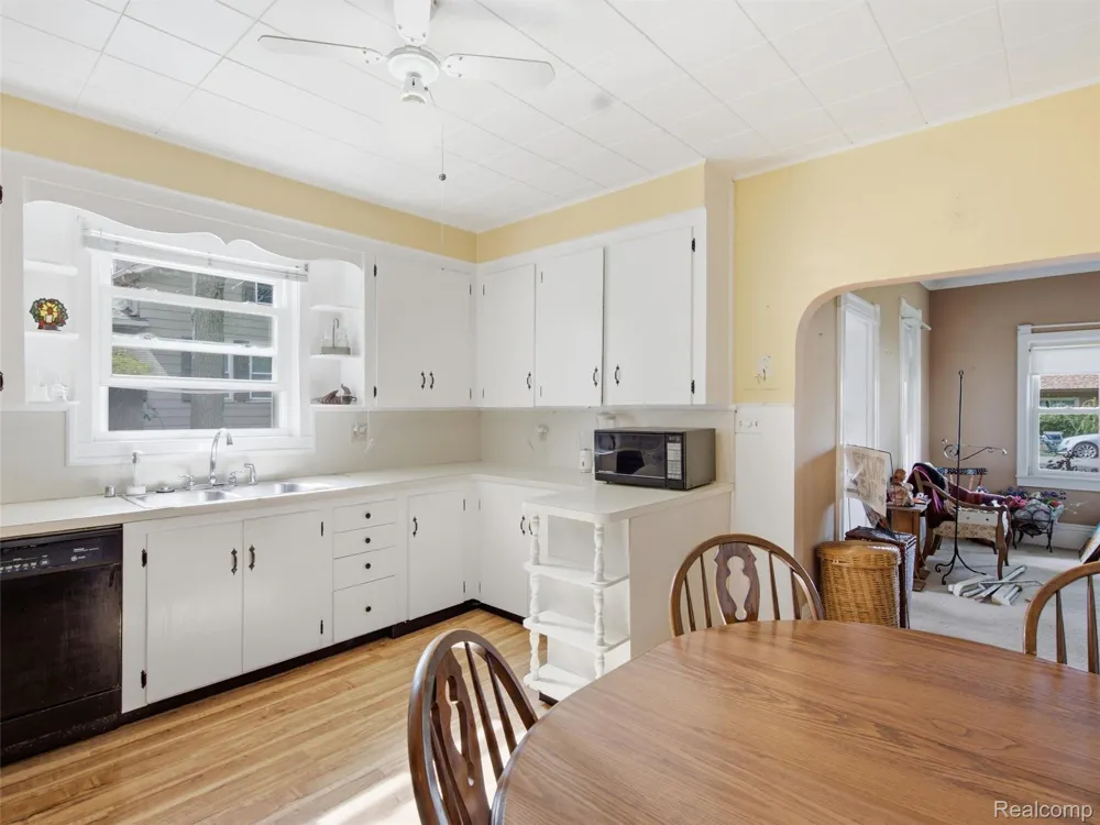 51056 Atwood Street New Baltimore City, MI 48047
