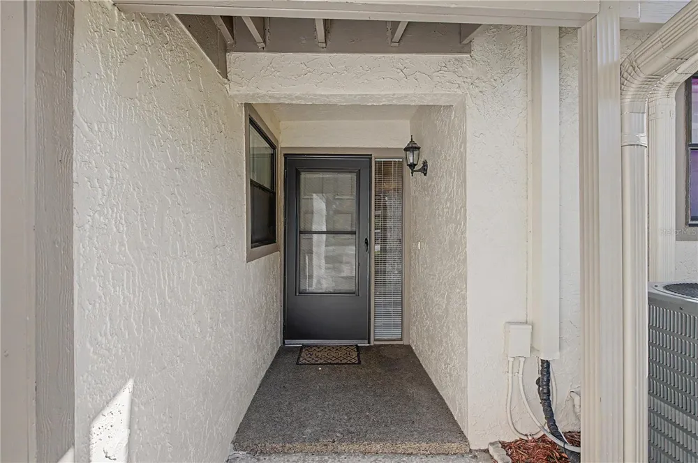 1302 GOLFVIEW DRIVE Tarpon Springs, FL 34689