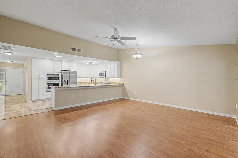 1302 GOLFVIEW DRIVE Tarpon Springs, FL 34689