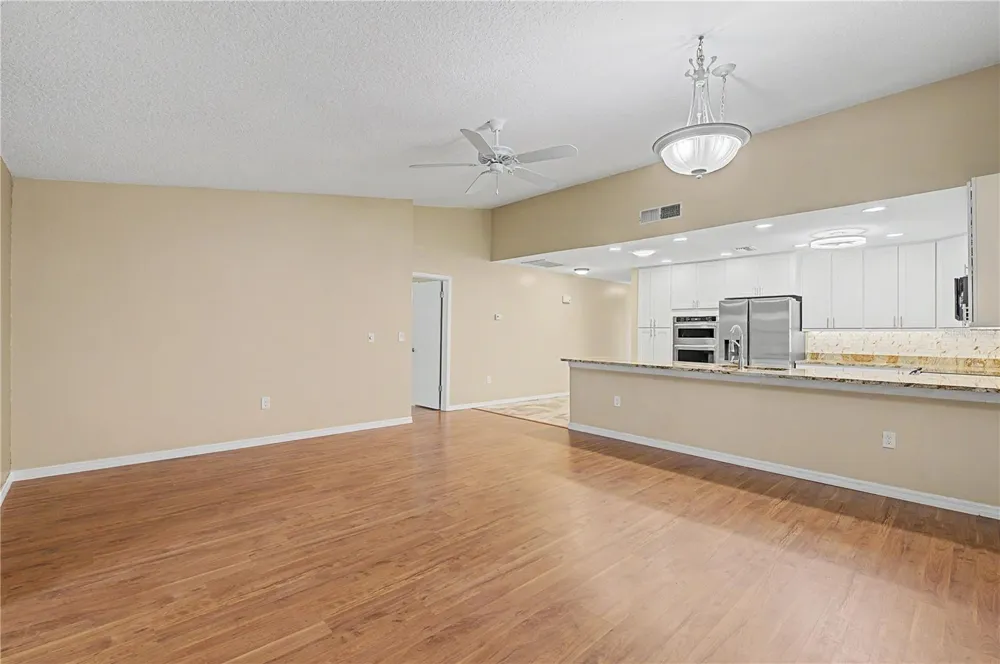 1302 GOLFVIEW DRIVE Tarpon Springs, FL 34689