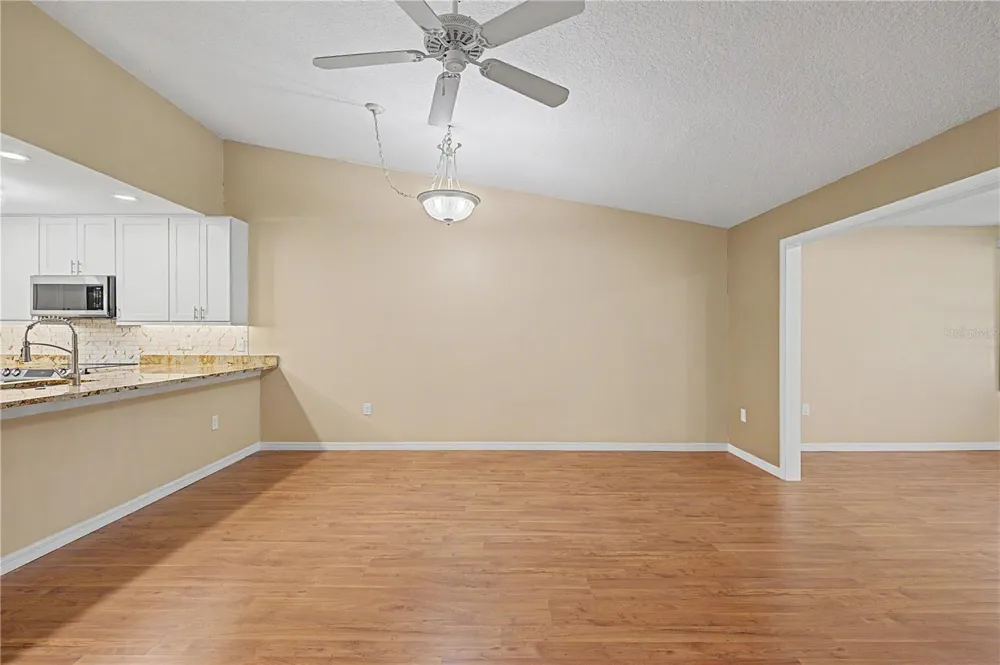 1302 GOLFVIEW DRIVE Tarpon Springs, FL 34689