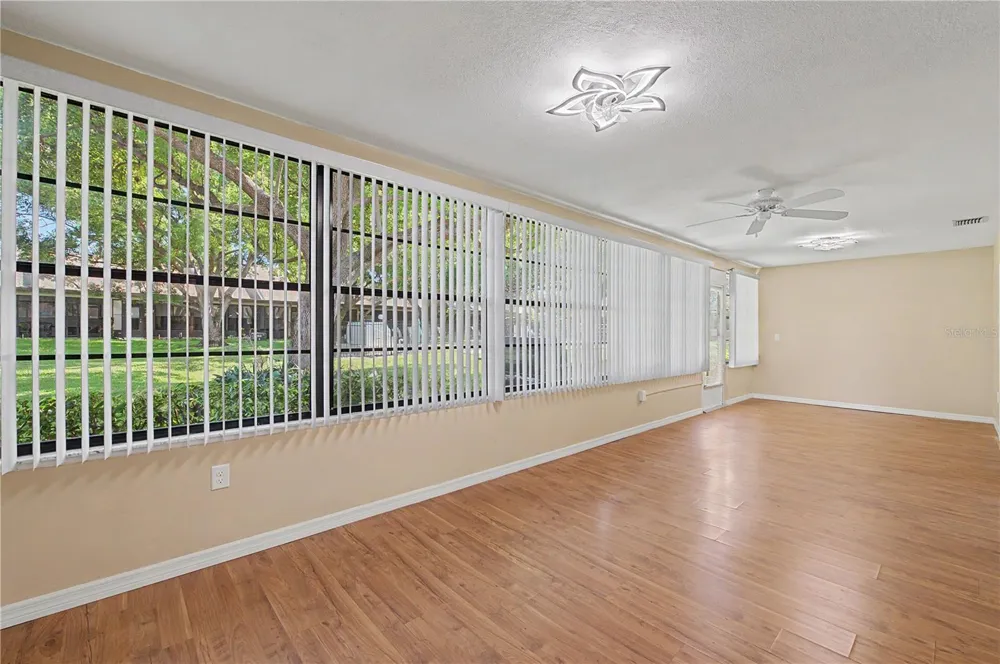 1302 GOLFVIEW DRIVE Tarpon Springs, FL 34689