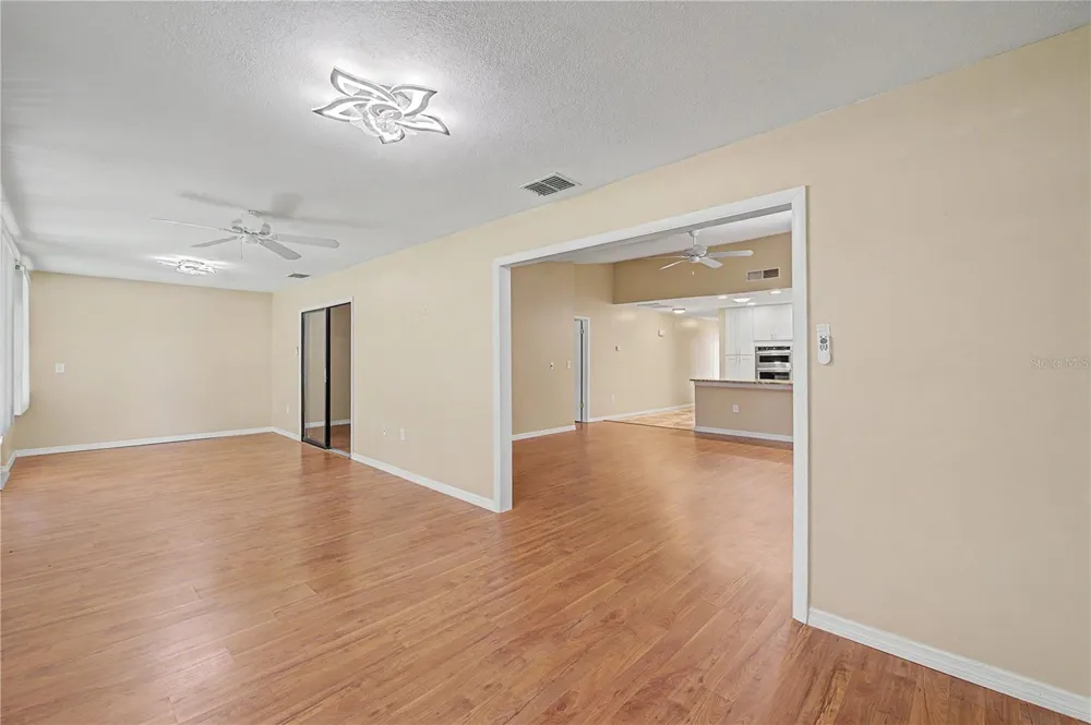 1302 GOLFVIEW DRIVE Tarpon Springs, FL 34689