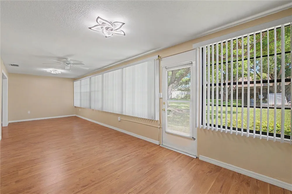 1302 GOLFVIEW DRIVE Tarpon Springs, FL 34689