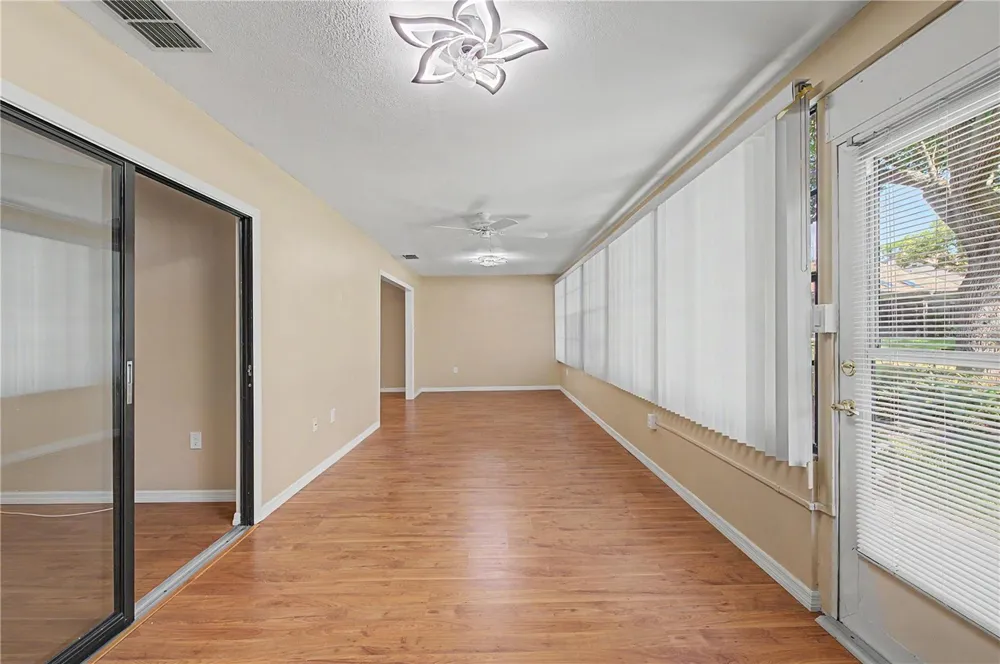 1302 GOLFVIEW DRIVE Tarpon Springs, FL 34689
