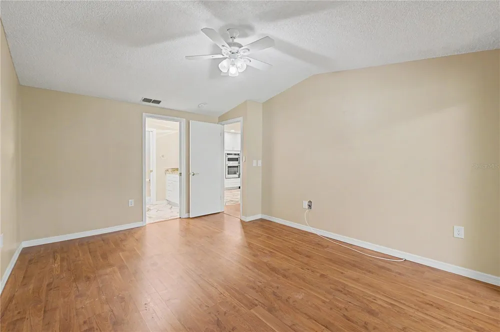 1302 GOLFVIEW DRIVE Tarpon Springs, FL 34689