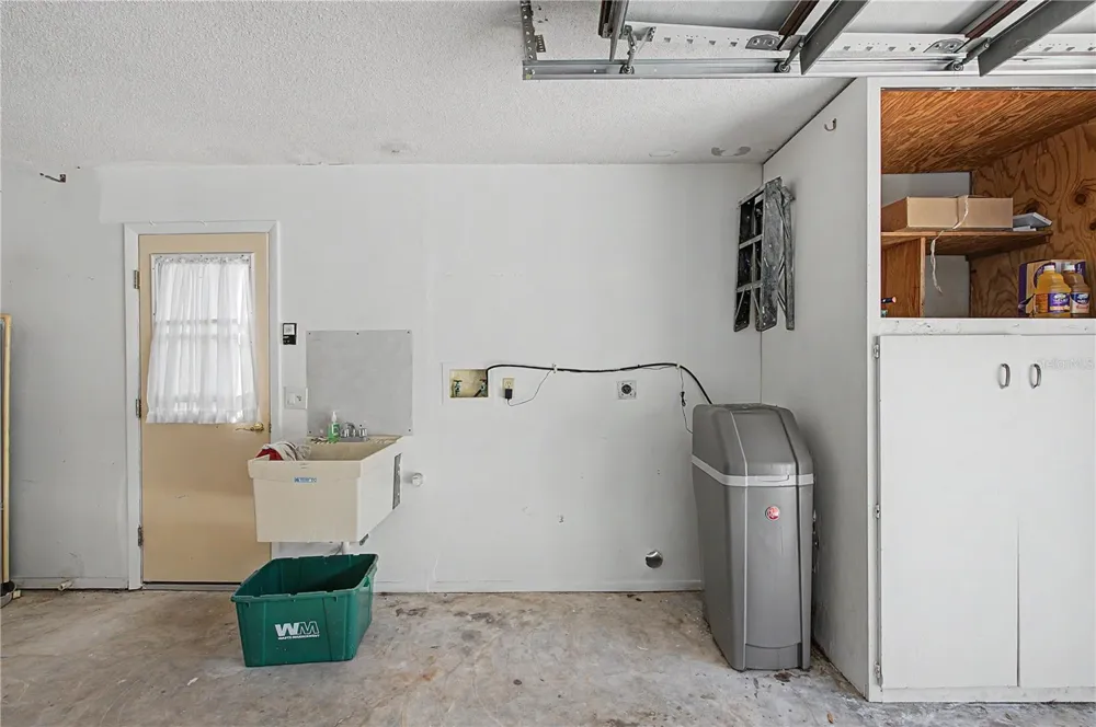 1302 GOLFVIEW DRIVE Tarpon Springs, FL 34689