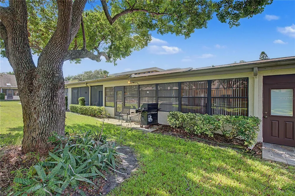 1302 GOLFVIEW DRIVE Tarpon Springs, FL 34689