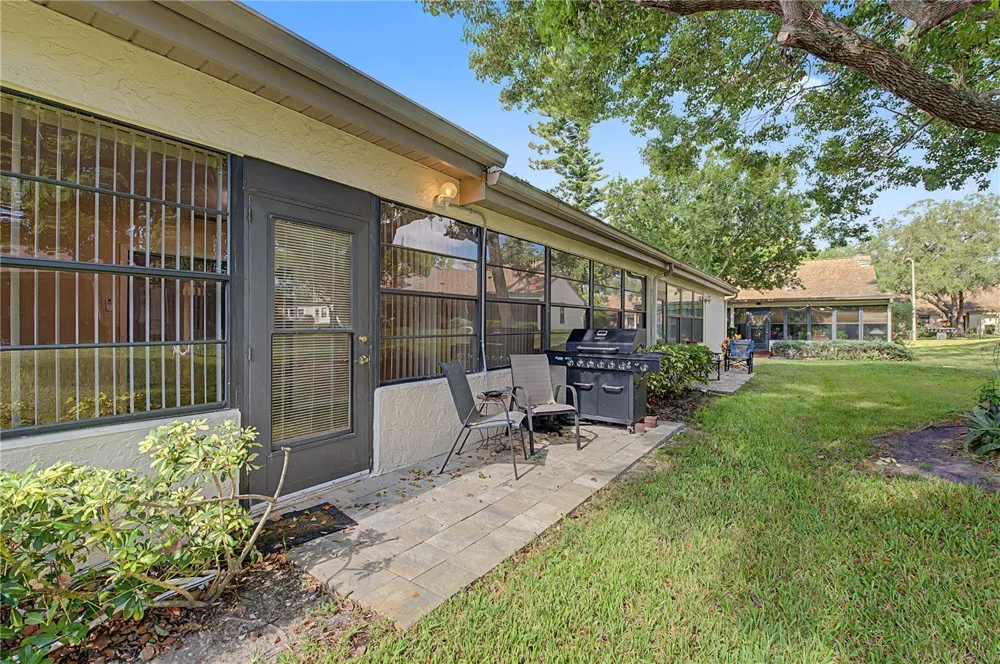 1302 GOLFVIEW DRIVE Tarpon Springs, FL 34689