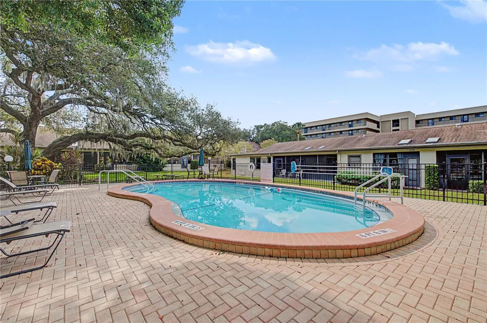 1302 GOLFVIEW DRIVE Tarpon Springs, FL 34689