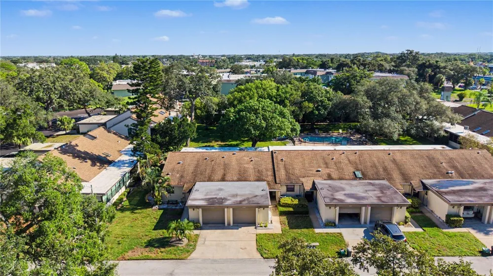 1302 GOLFVIEW DRIVE Tarpon Springs, FL 34689