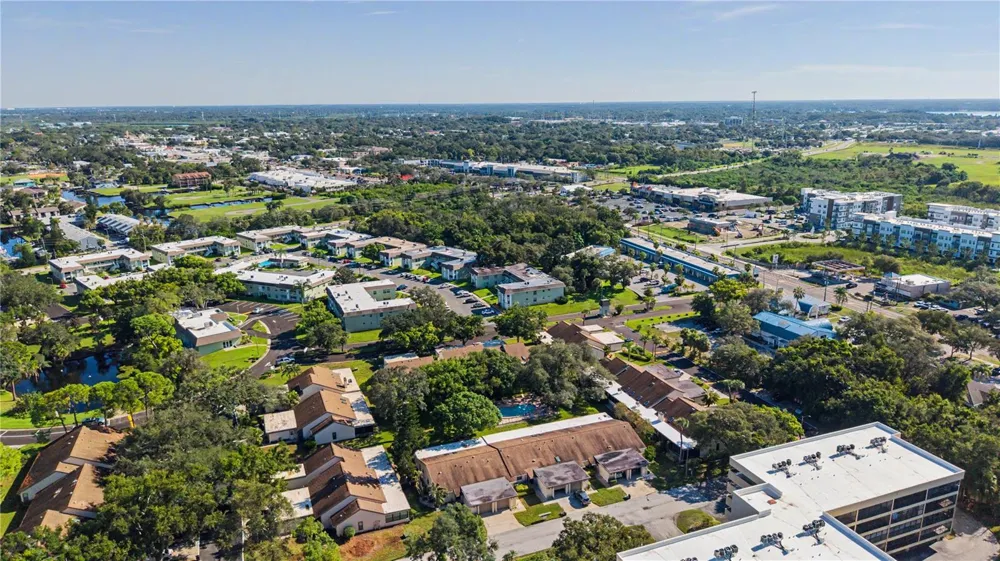1302 GOLFVIEW DRIVE Tarpon Springs, FL 34689