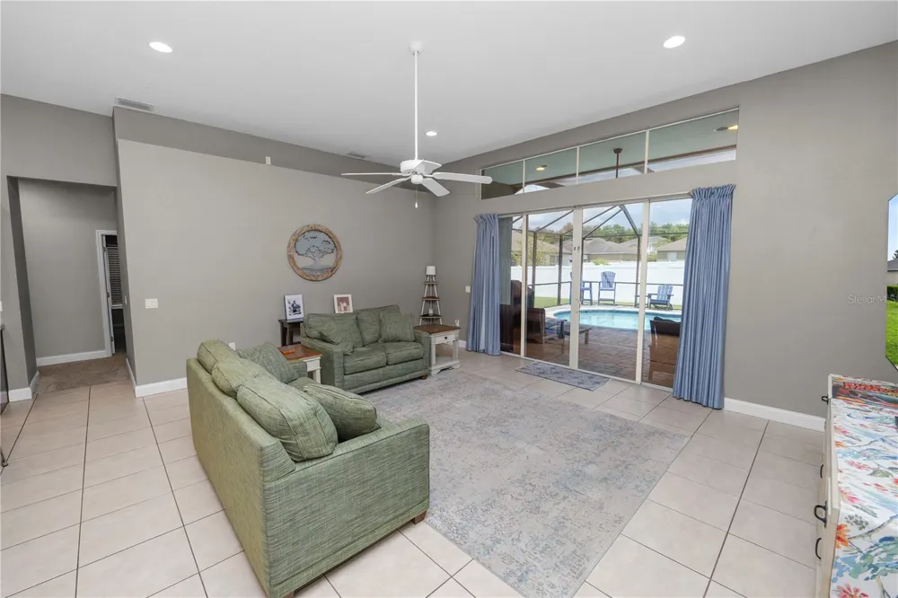 6776 HAMPSHIRE BOULEVARD Lakeland, FL 33813