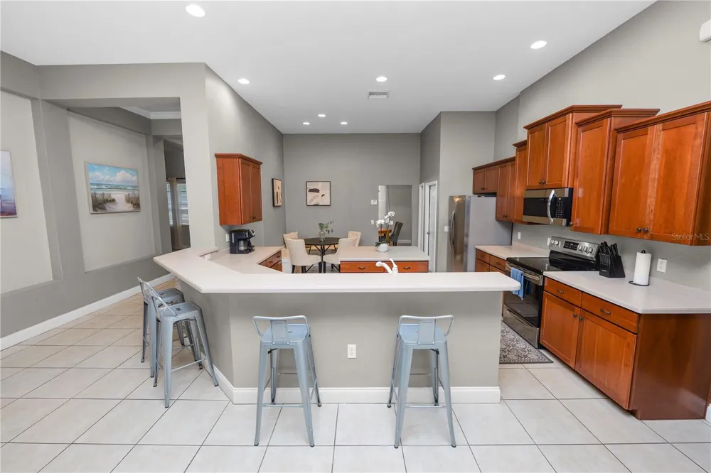 6776 HAMPSHIRE BOULEVARD Lakeland, FL 33813