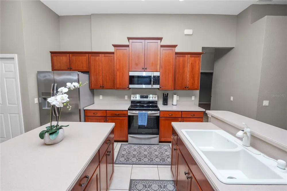6776 HAMPSHIRE BOULEVARD Lakeland, FL 33813