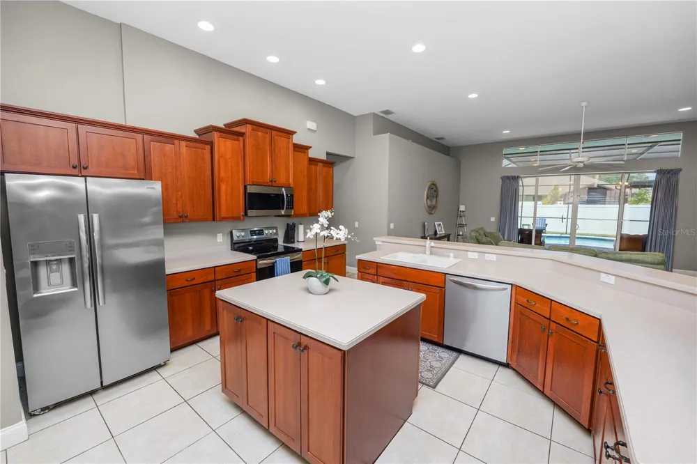 6776 HAMPSHIRE BOULEVARD Lakeland, FL 33813