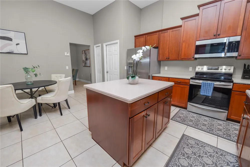 6776 HAMPSHIRE BOULEVARD Lakeland, FL 33813