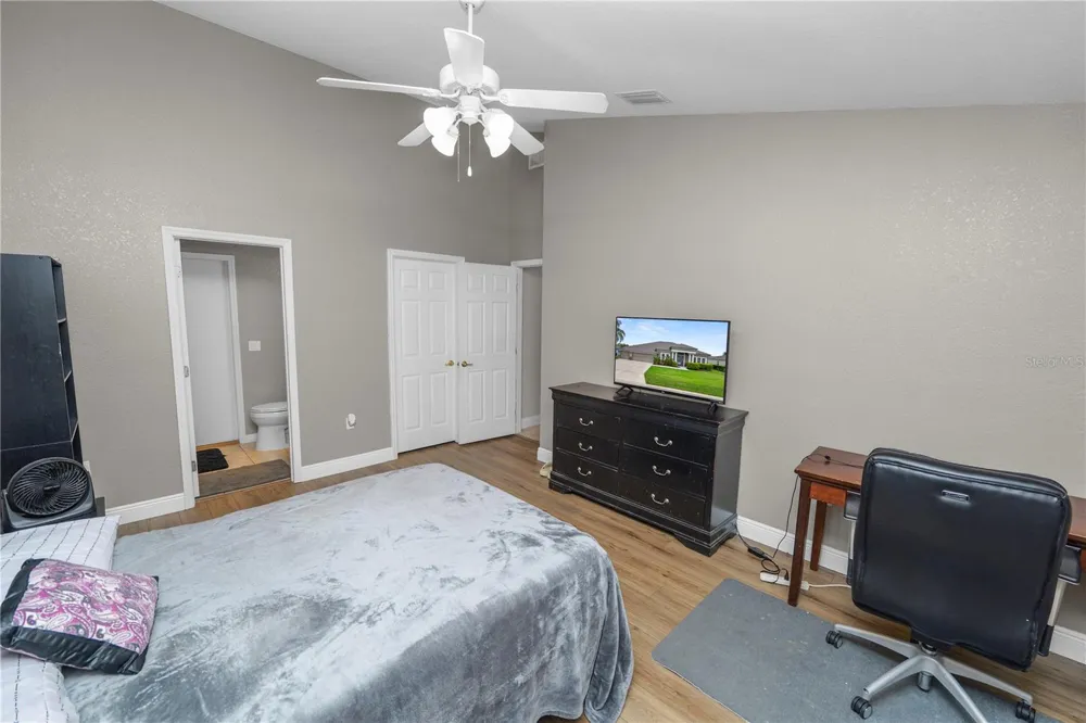 6776 HAMPSHIRE BOULEVARD Lakeland, FL 33813
