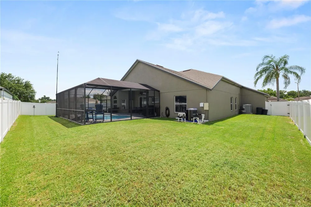 6776 HAMPSHIRE BOULEVARD Lakeland, FL 33813
