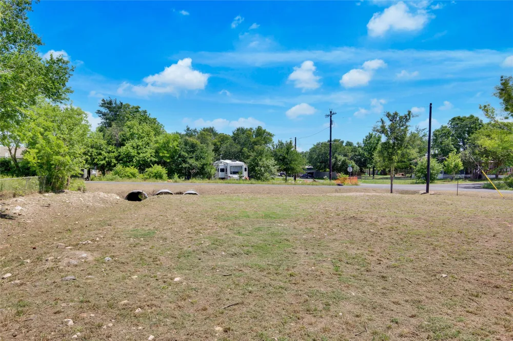 14706 Vevey Drive Del Valle, TX 78617
