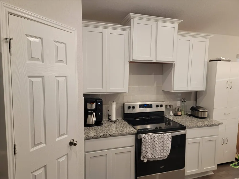 109 Akston Court Jarrell, TX 76537