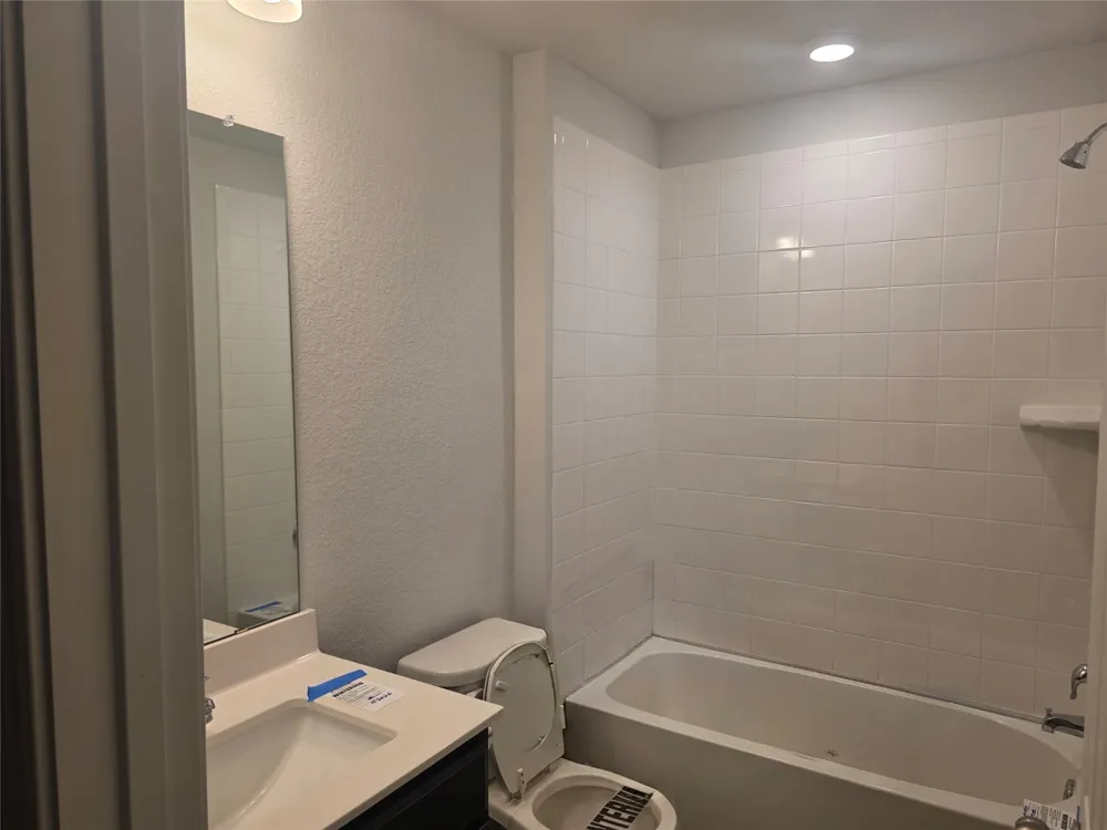 109 Akston Court Jarrell, TX 76537